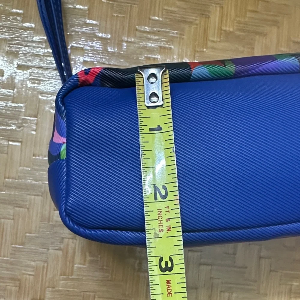 Tomas Olivos for Latam Women’s Aminity Kit Bag Wristlet